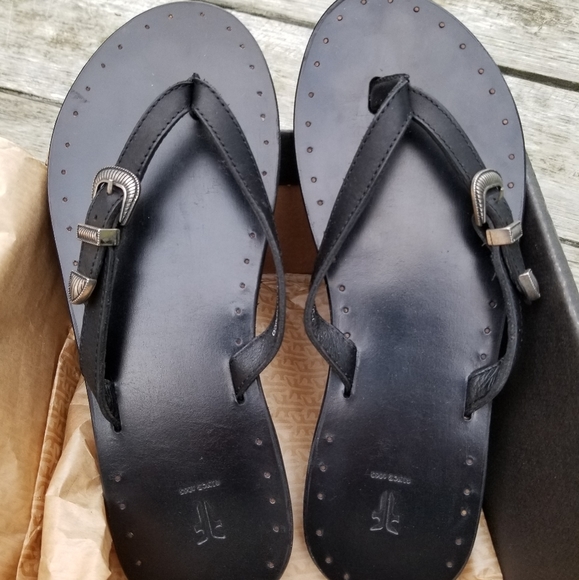 frye ally flip flop